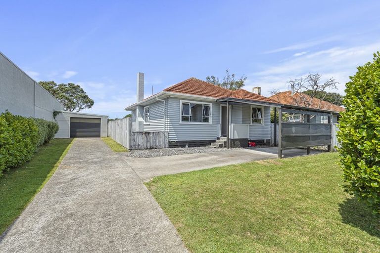 Photo of property in 417 Carrington Street, Upper Vogeltown, New Plymouth, 4310