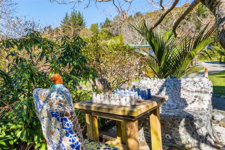 Photo of property in 826 Queen Charlotte Drive, Havelock, Picton, 7281