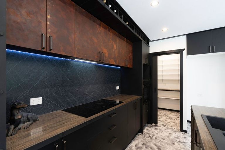 Photo of property in 112 Kawiu Road, Levin, 5510