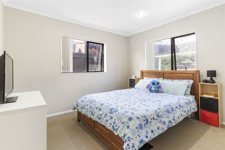 Photo of property in 84 Keri Vista Rise, Papakura, 2110