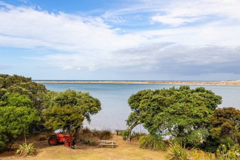 Photo of property in 17 Cheviot Street, Mangawhai Heads, Mangawhai, 0505