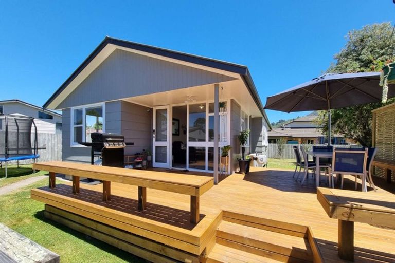 Photo of property in 91 Aquarius Drive, Kawaha Point, Rotorua, 3010