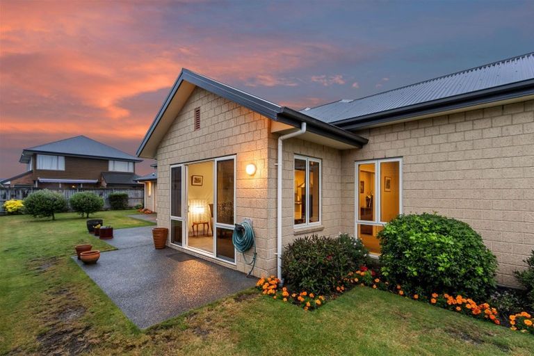 Photo of property in 59 Inwoods Road, Parklands, Christchurch, 8083