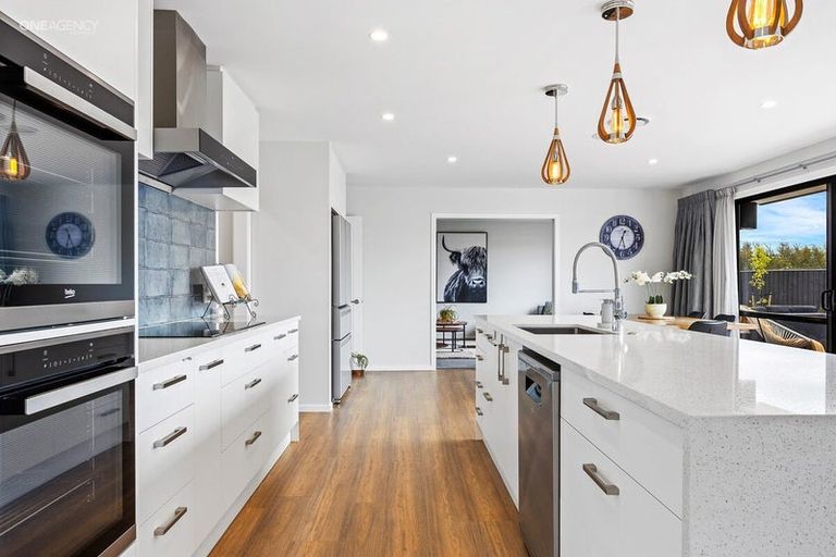 Photo of property in 7 Oakville Close, Rangiora, 7400