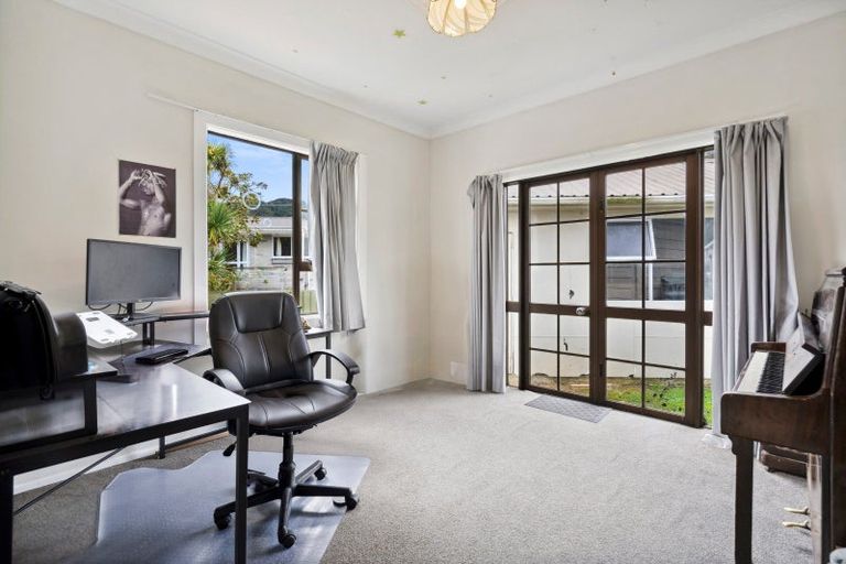 Photo of property in 414 Stokes Valley Road, Stokes Valley, Lower Hutt, 5019