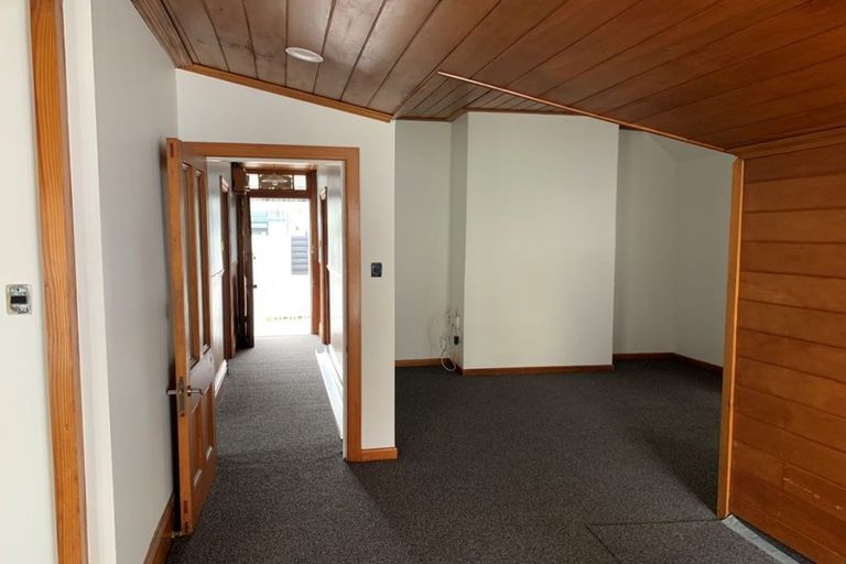 Photo of property in 33 Peacock Street, Christchurch Central, Christchurch, 8013