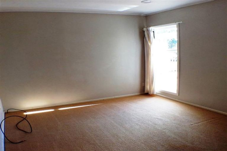 Photo of property in 13 Kervil Avenue, Te Atatu Peninsula, Auckland, 0610