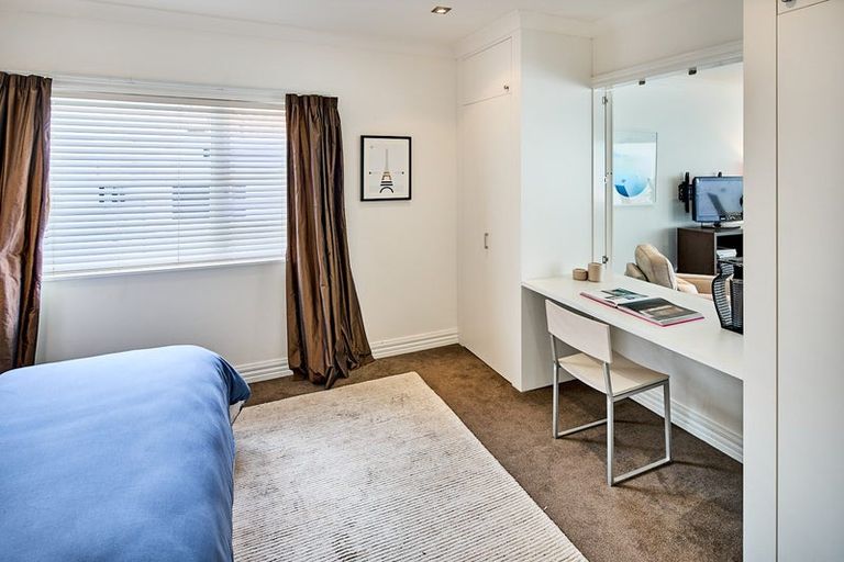 Photo of property in 2b Wilkinson Street, Oriental Bay, Wellington, 6011
