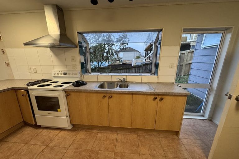 Photo of property in 26 Weldene Avenue, Glenfield, Auckland, 0629