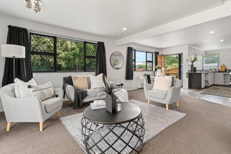 Photo of property in 7a Kempton Street, Greytown, 5712