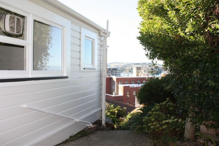 Photo of property in 5 Elm Row, Dunedin Central, Dunedin, 9016