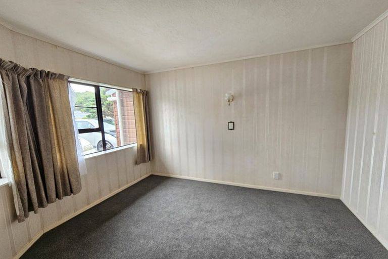 Photo of property in 5b Mclellan Street, Tawa, Wellington, 5028