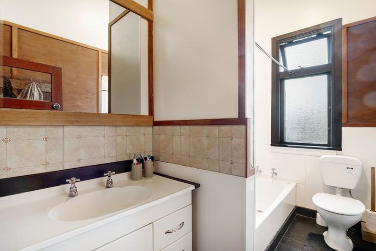 Photo of property in 140 Gonville Avenue, Gonville, Whanganui, 4501