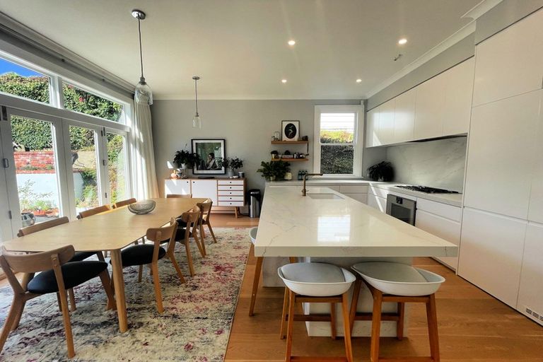 Photo of property in 22 Plunket Street, Kelburn, Wellington, 6012