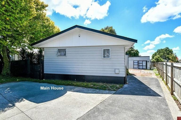 Photo of property in 426 Roscommon Road, Clendon Park, Auckland, 2103