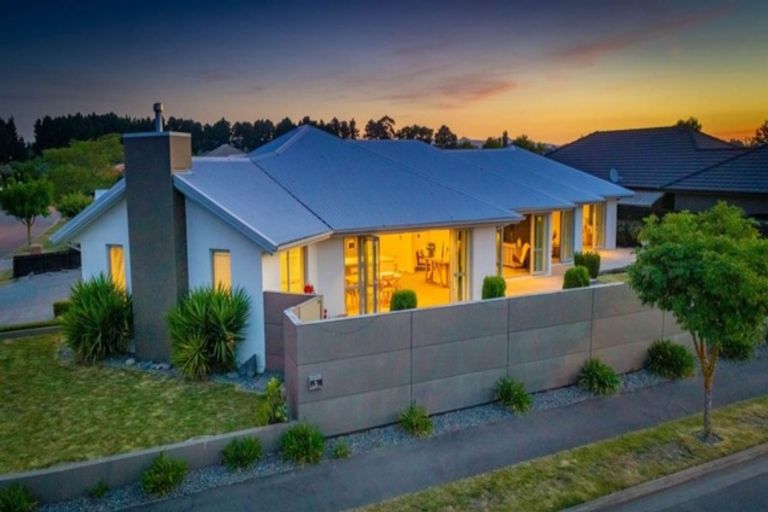 Photo of property in 5 Reka Street, Parklands, Christchurch, 8083