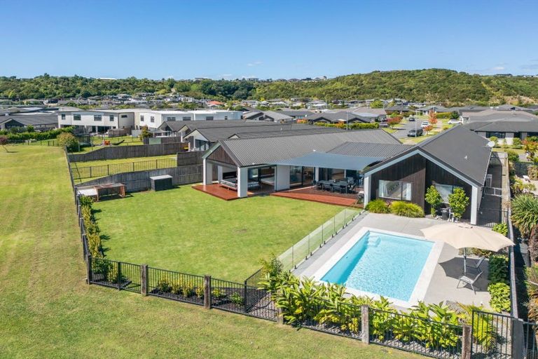 Photo of property in 95 Awataha Crescent, Pyes Pa, Tauranga, 3110