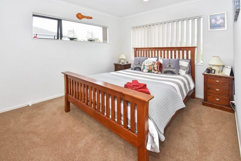 Photo of property in 9 Pickaberry Avenue, Karaka, Papakura, 2113