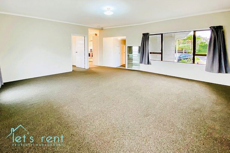 Photo of property in 52 Rosella Road, Mangere East, Auckland, 2024