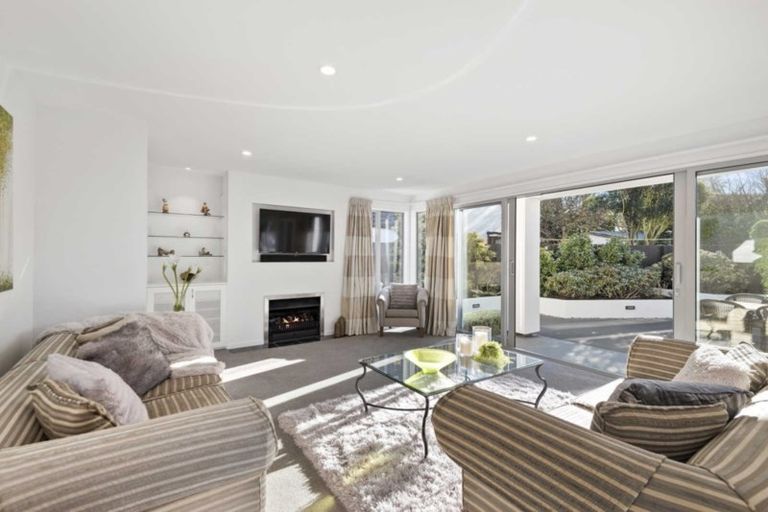 Photo of property in 5 Denley Gardens, Avonhead, Christchurch, 8042