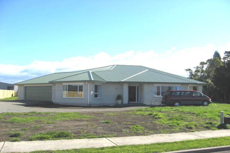 Photo of property in 19 William Donald Drive, Solway, Masterton, 5810