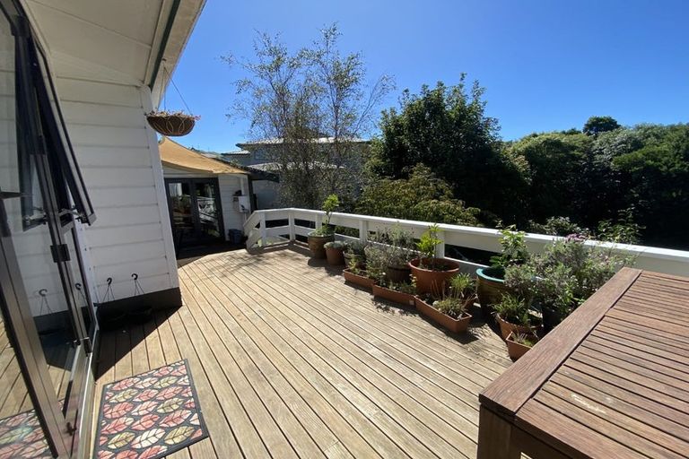 Photo of property in 7 Dundee Place, Crofton Downs, Wellington, 6035