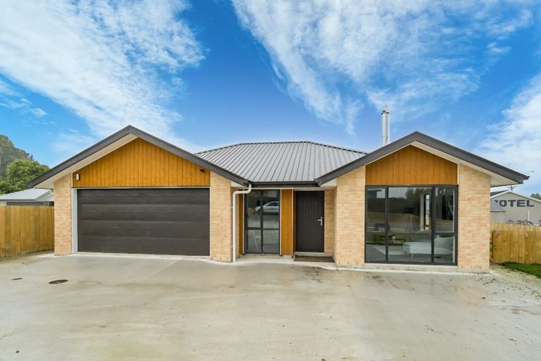 Photo of property in 4 Nore Street, Waihola, Milton, 9073