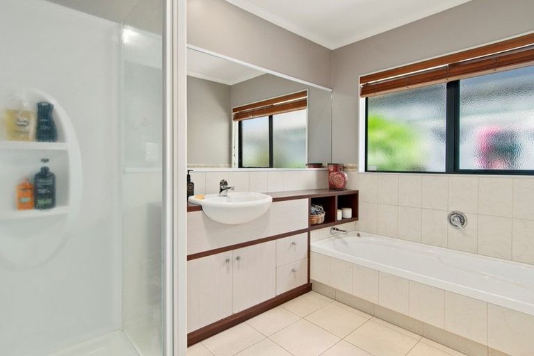 Photo of property in 5 Sabana Place, Bethlehem, Tauranga, 3110