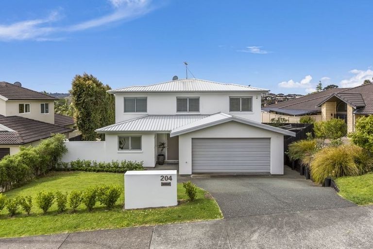 Photo of property in 204 Schnapper Rock Road, Schnapper Rock, Auckland, 0632