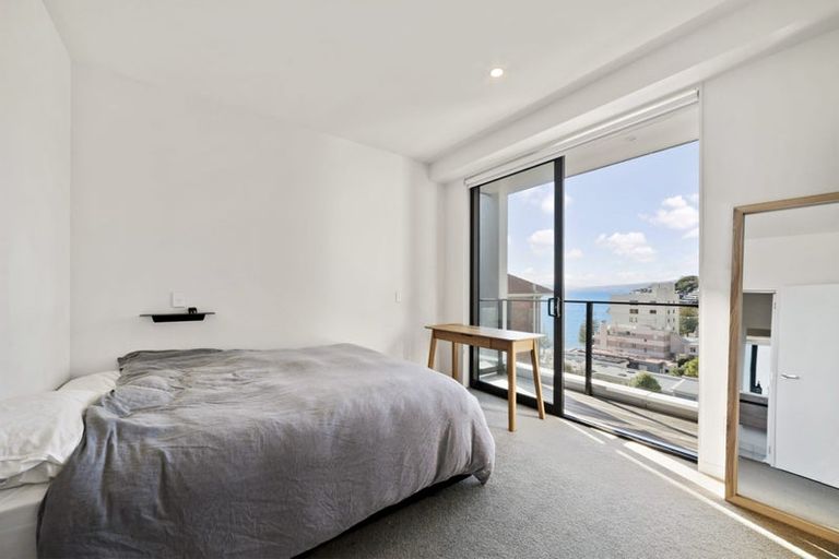 Photo of property in 2/18 Oriental Terrace, Oriental Bay, Wellington, 6011