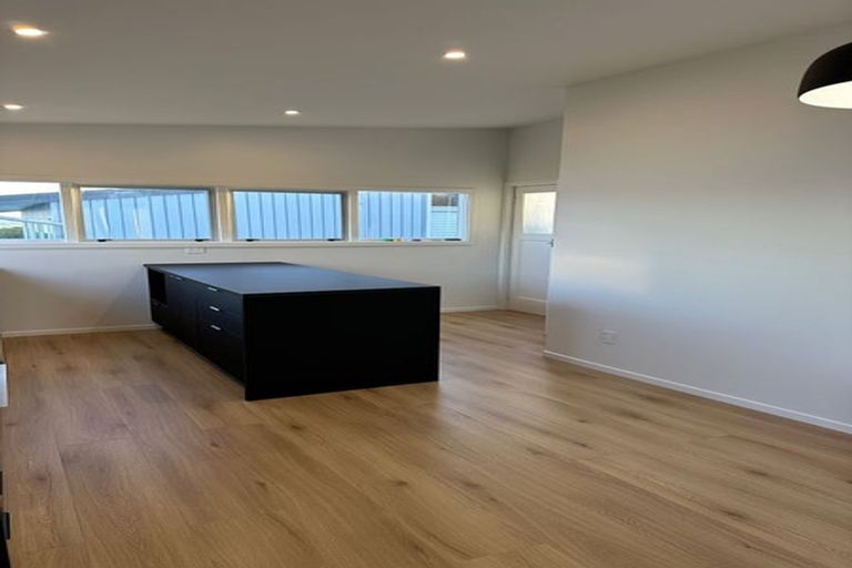 Photo of property in 9 Harbour Park Terrace, Khandallah, Wellington, 6035