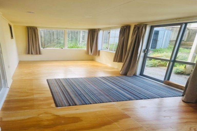 Photo of property in 4 Brian Crescent, Stanmore Bay, Whangaparaoa, 0932