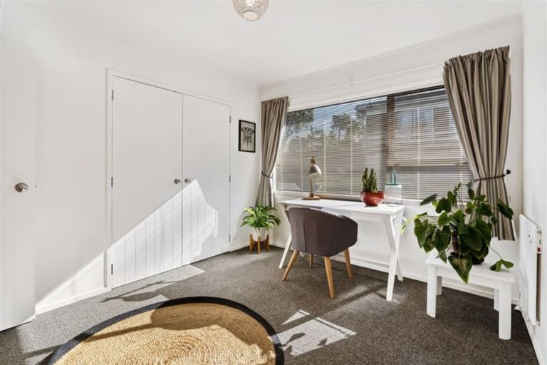 Photo of property in 2/18 Morton Avenue, Forrest Hill, Auckland, 0620