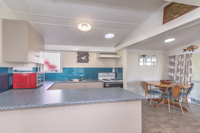 Photo of property in 15 Mack Street, Foxton Beach, Foxton, 4815