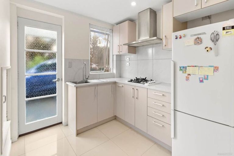 Photo of property in 1/14 Chequers Avenue, Glenfield, Auckland, 0629