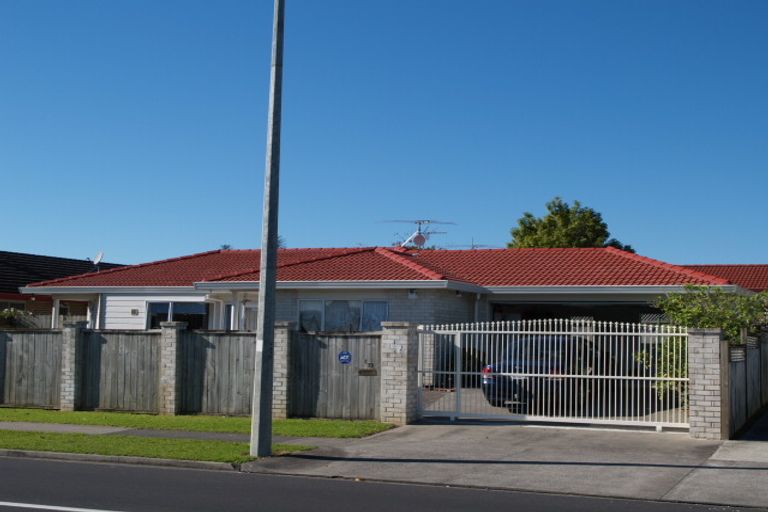 Photo of property in 2/72 Millhouse Drive, Northpark, Auckland, 2013