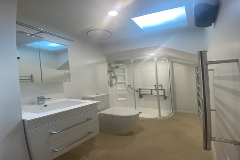 Photo of property in 186 Oriental Parade, Oriental Bay, Wellington, 6011