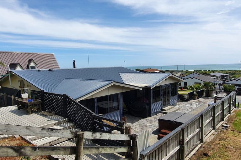 Photo of property in 21 Nolan Crescent, Karoro, Greymouth, 7805