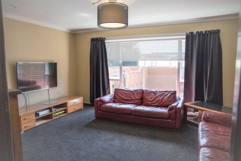 Photo of property in 15 Appleby Crescent, Burnside, Christchurch, 8053