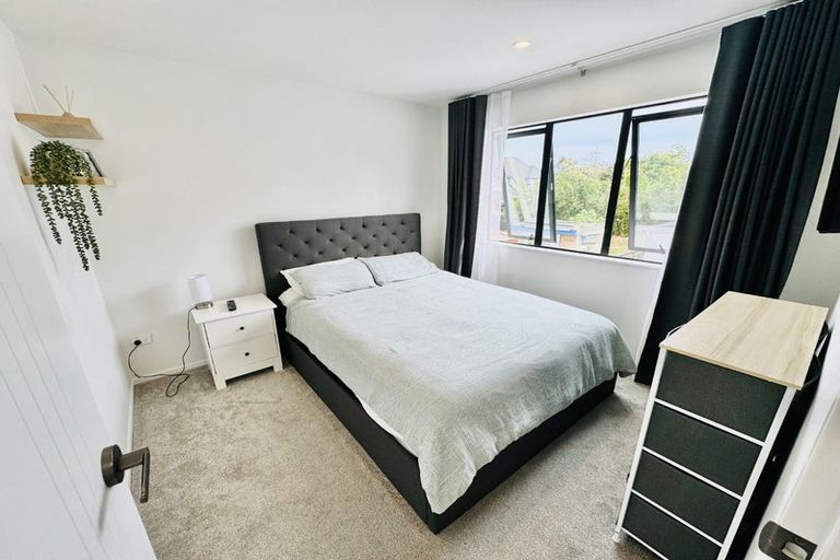 Photo of property in 64a Rosewarne Crescent, Glendene, Auckland, 0602