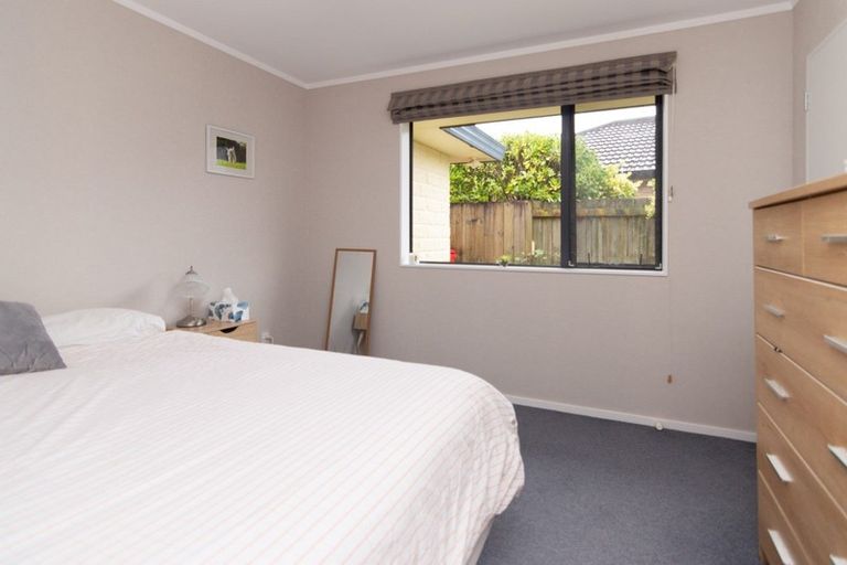 Photo of property in 12 Aspen Way, Kelvin Grove, Palmerston North, 4414