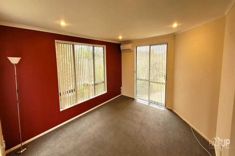 Photo of property in 13 Gendo Avenue, Henderson, Auckland, 0612