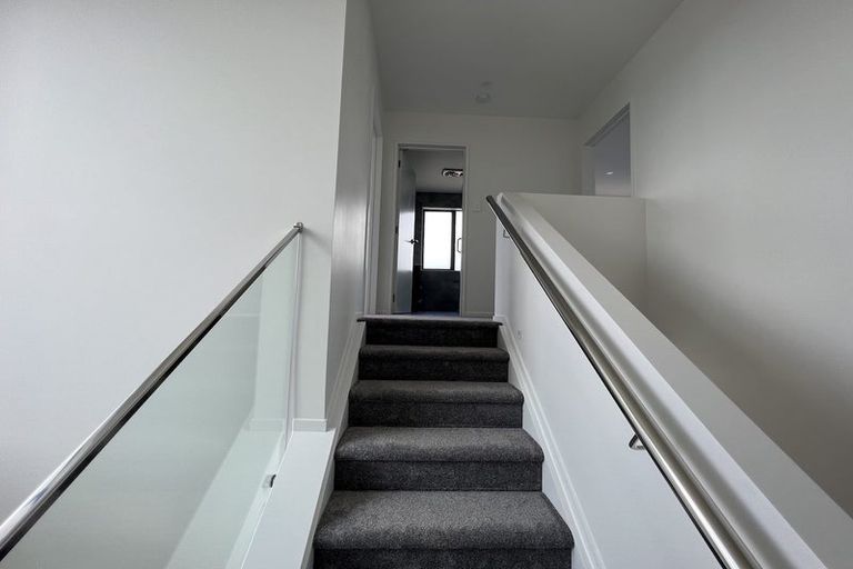 Photo of property in 38a Mcwhirters Farm Lane, Massey, Auckland, 0614