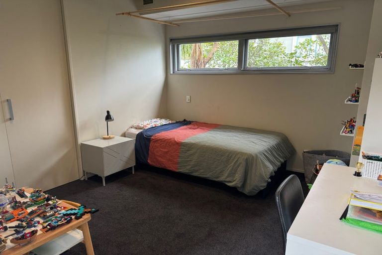 Photo of property in 70 Domain Crescent, Muriwai, Waimauku, 0881