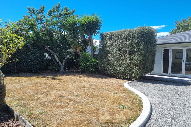 Photo of property in 8 Sackville Street, Martinborough, 5711