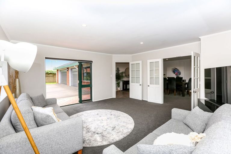 Photo of property in 9 Sandel Rise, Merrilands, New Plymouth, 4312