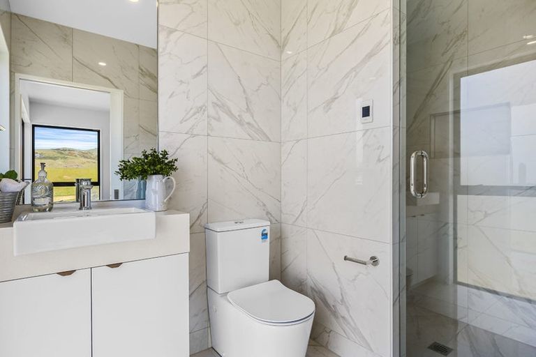 Photo of property in 8 Kapuka Lane, Kennedys Bush, Christchurch, 8025
