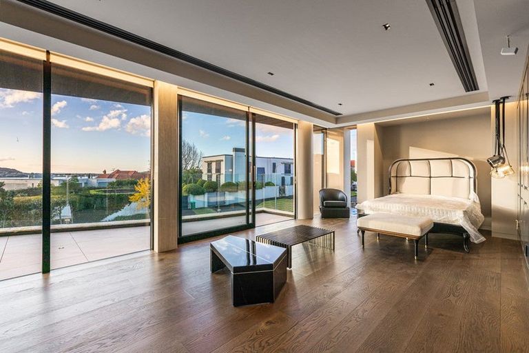 Photo of property in 92 Paritai Drive, Orakei, Auckland, 1071