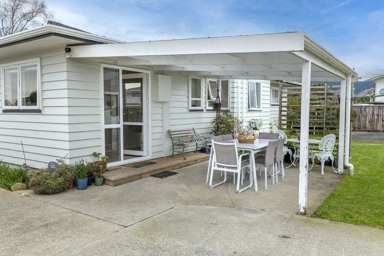 Photo of property in 74 Kennedy Drive, Levin, 5510