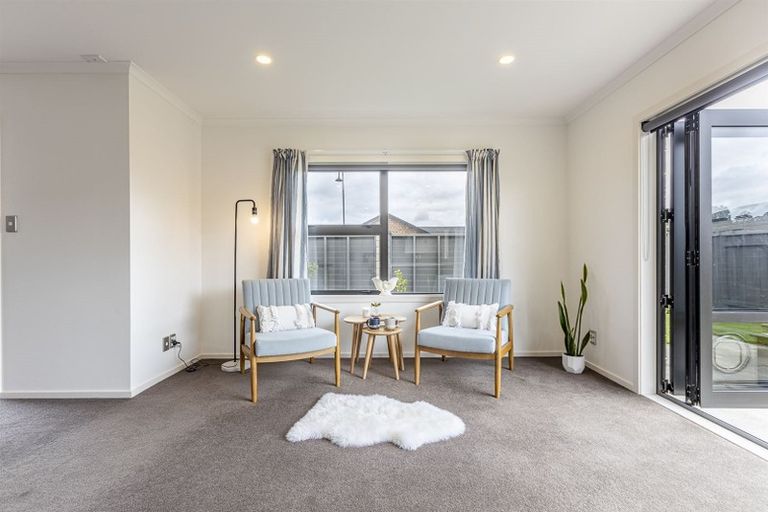 Photo of property in 23 Chestnut Close, Kelvin Grove, Palmerston North, 4414